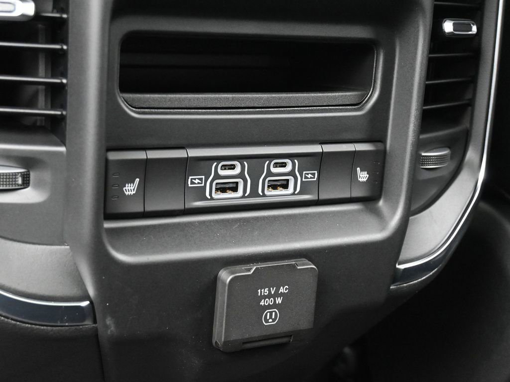 Used 2025 RAM 1500 Laramie AWD/4WD image 32