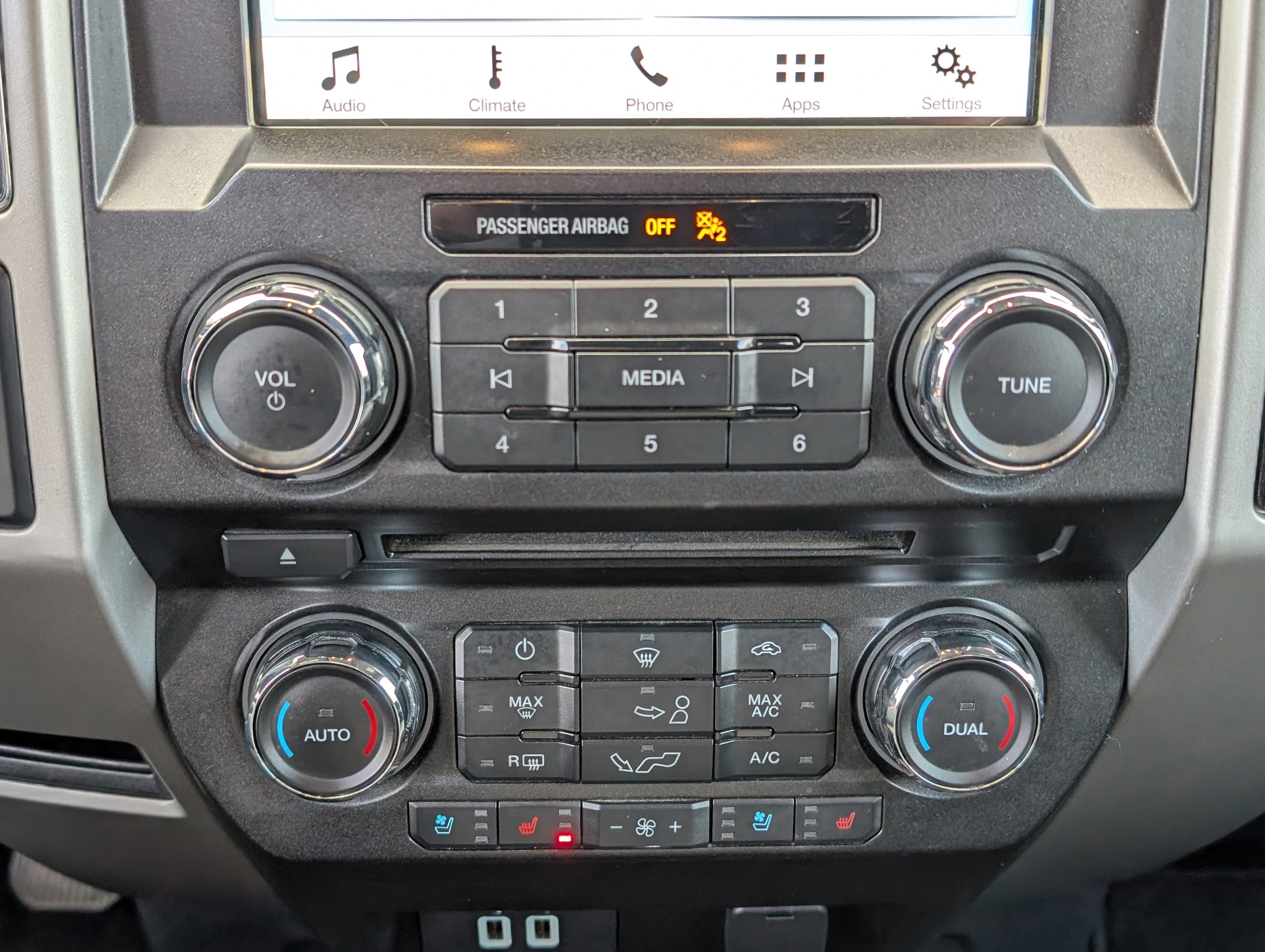 Certified 2018 Ford F150 Lariat image 24