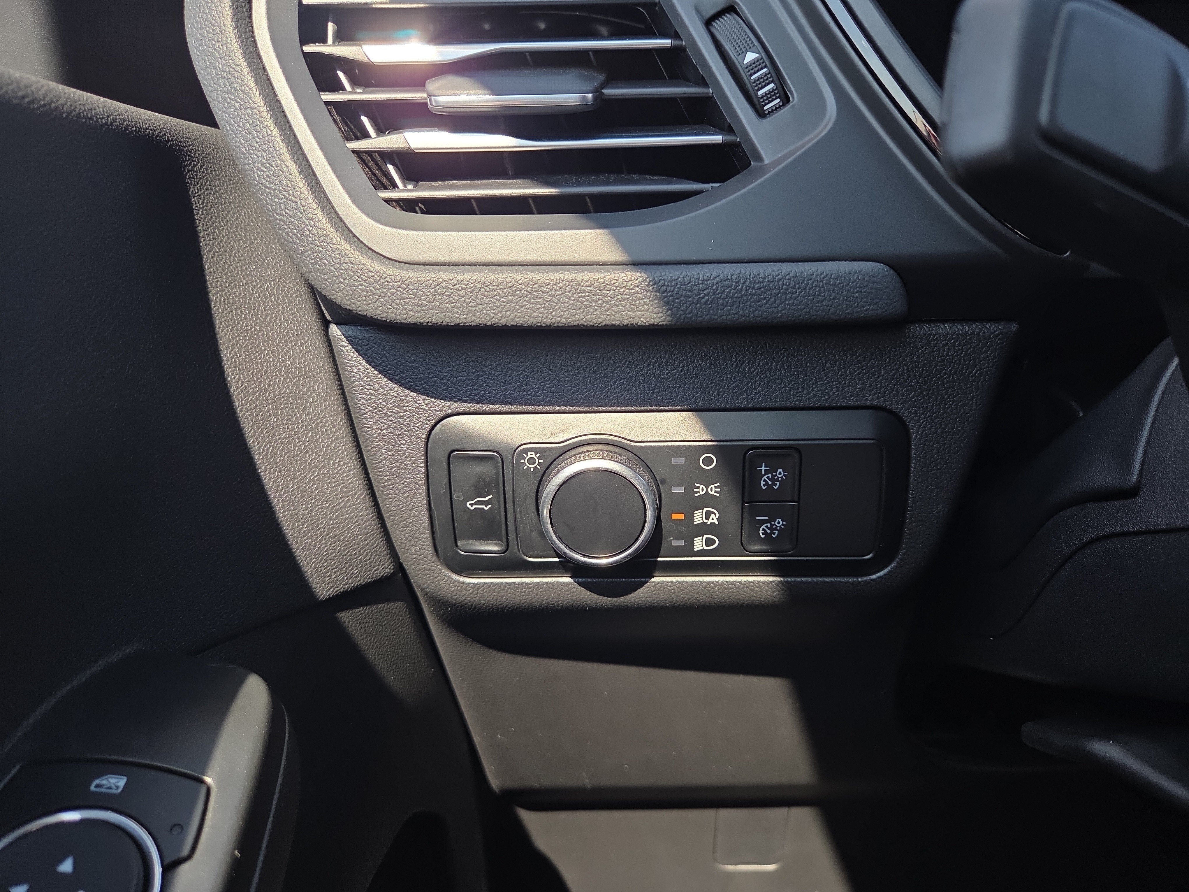 Certified 2024 Ford Escape ST-Line FWD image 25