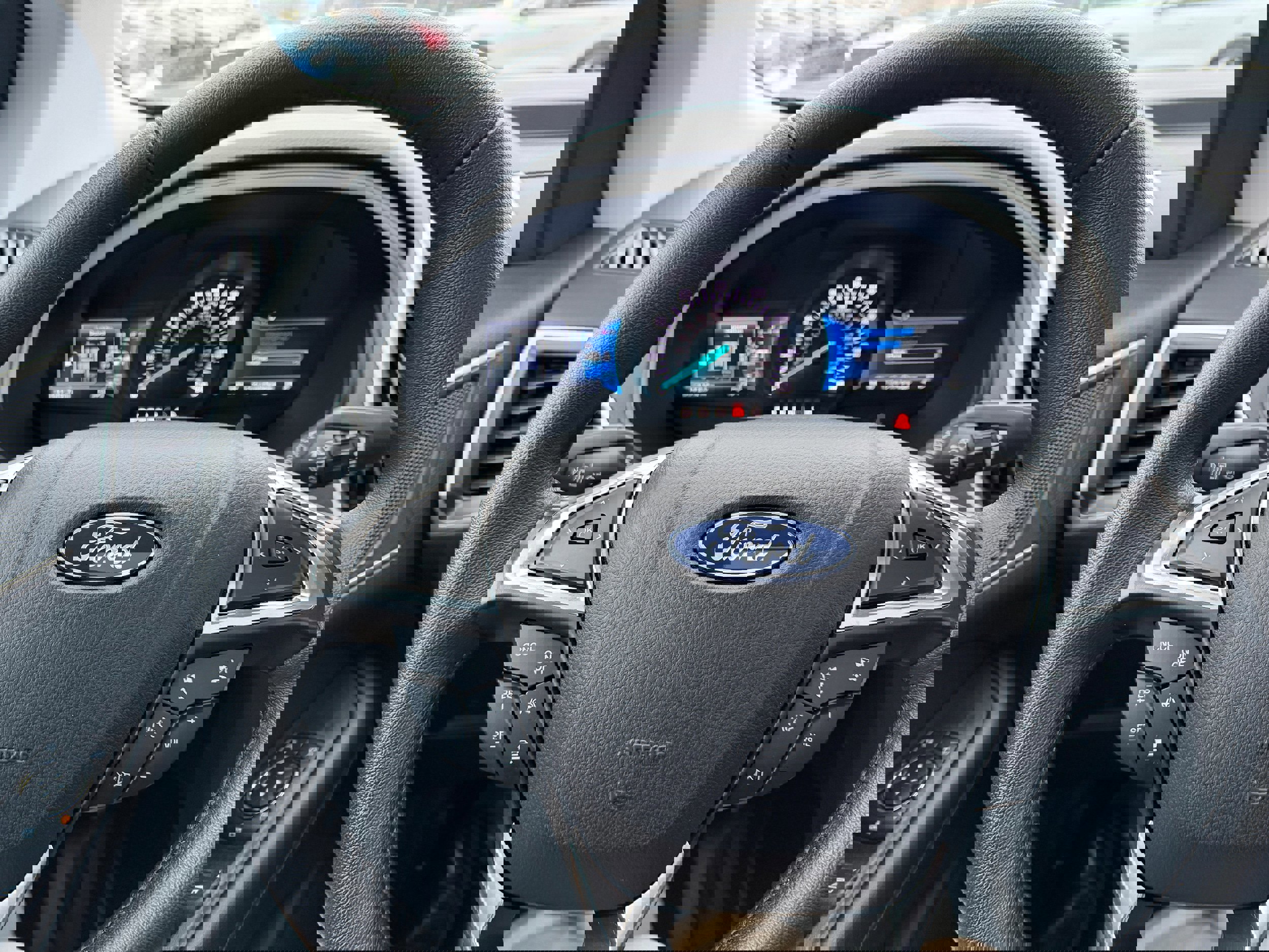 Certified 2024 Ford Edge SEL w/ Convenience Package image 18