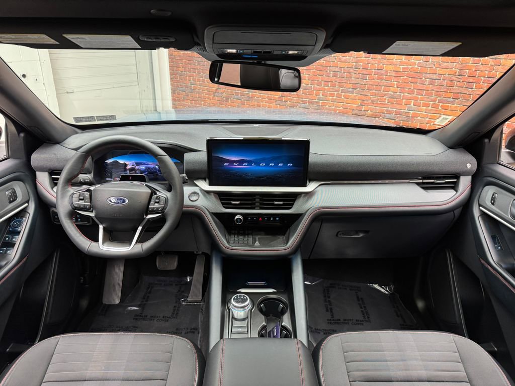 Certified 2025 Ford Explorer ST-Line w/ Premium Package AWD/4WD image 13