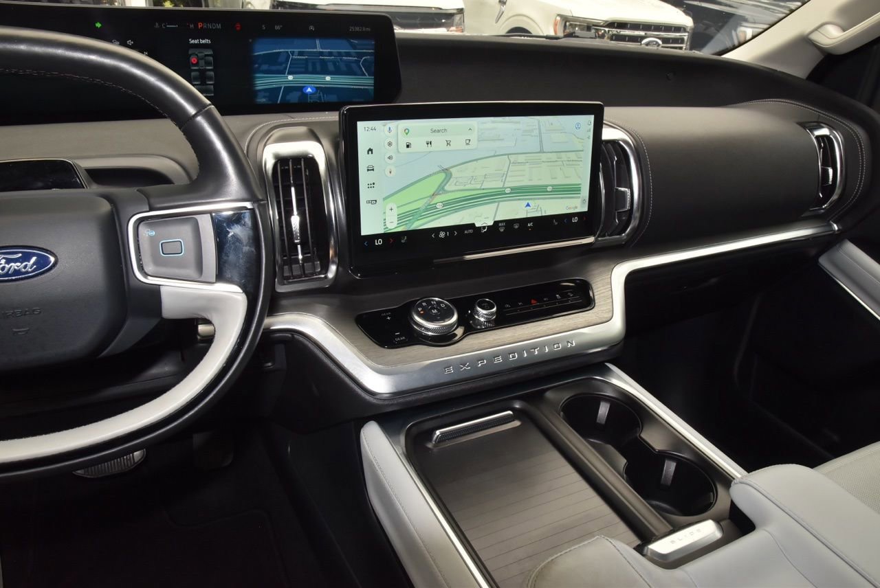 Certified 2025 Ford Expedition Platinum AWD/4WD image 28