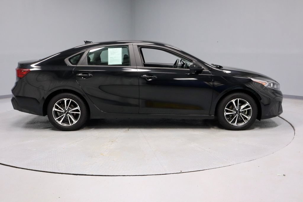 Used 2024 Kia Forte LXS FWD image 11
