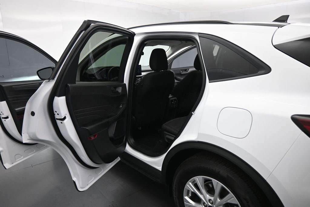 Certified 2025 Ford Escape Active w/ Tech Pack #1 FWD image 17