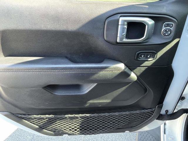 Used 2022 Jeep Gladiator Overland image 15