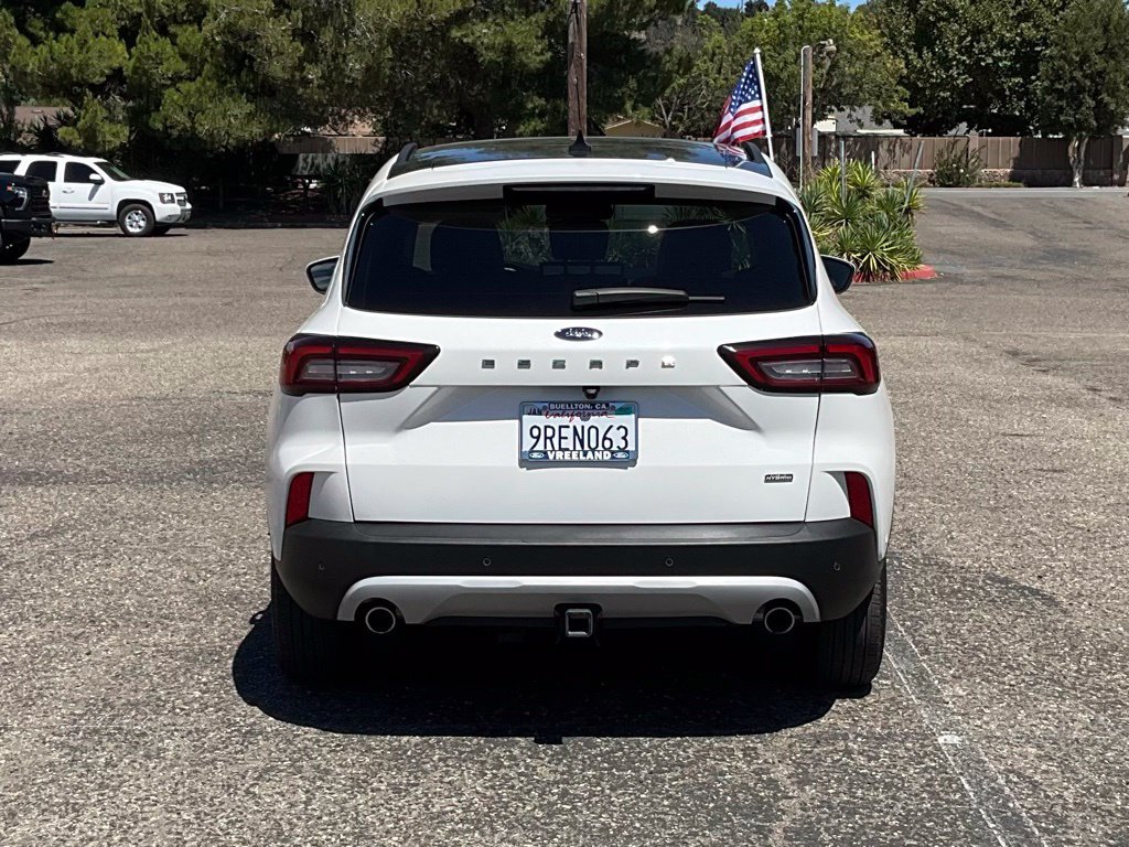 Certified 2024 Ford Escape SE w/ PHEV Premium Package FWD image 5