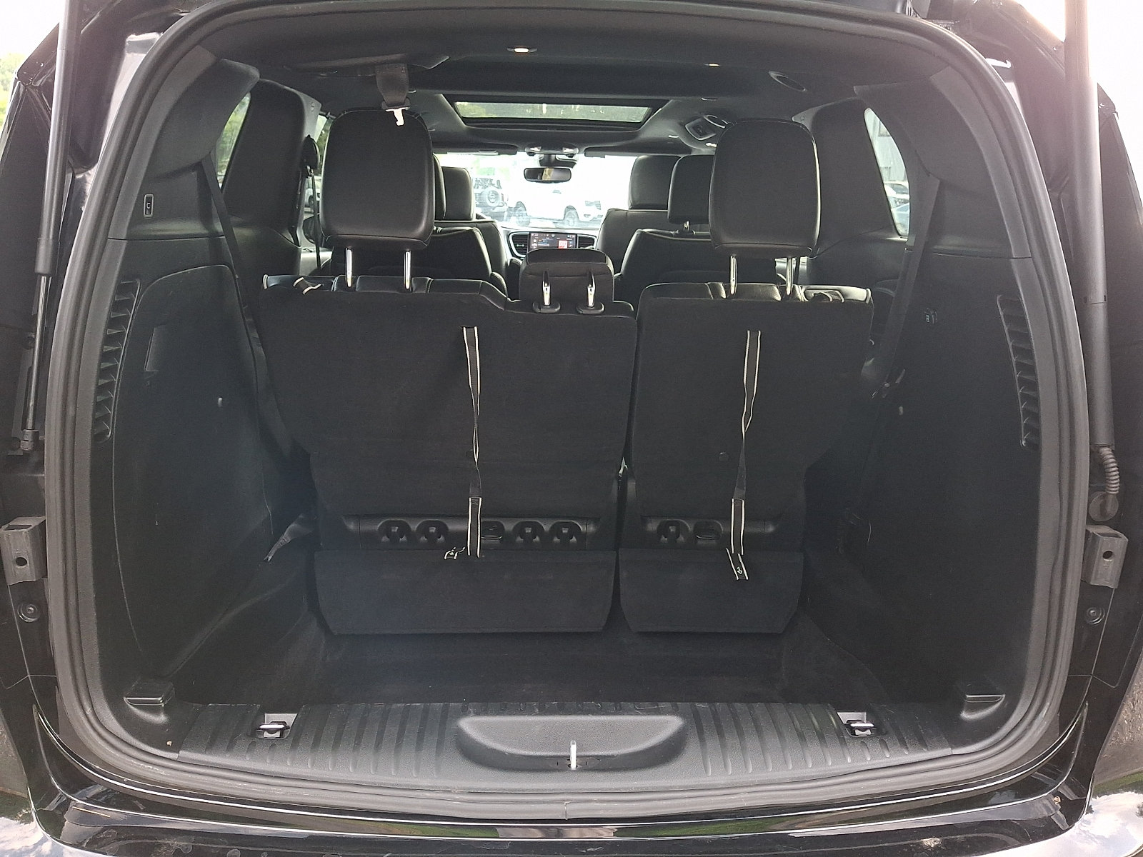 Used 2025 Chrysler Pacifica Limited FWD image 33