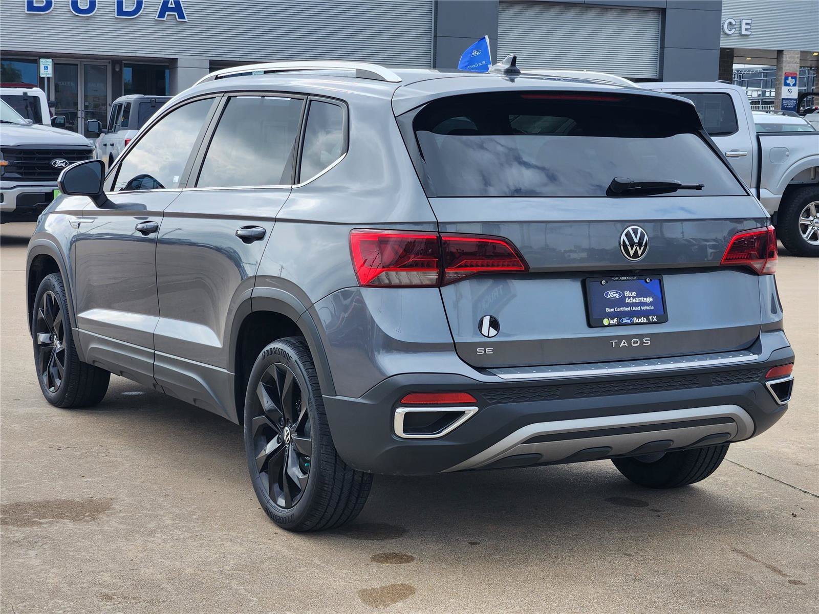 Used 2022 Volkswagen Taos SE FWD image 5