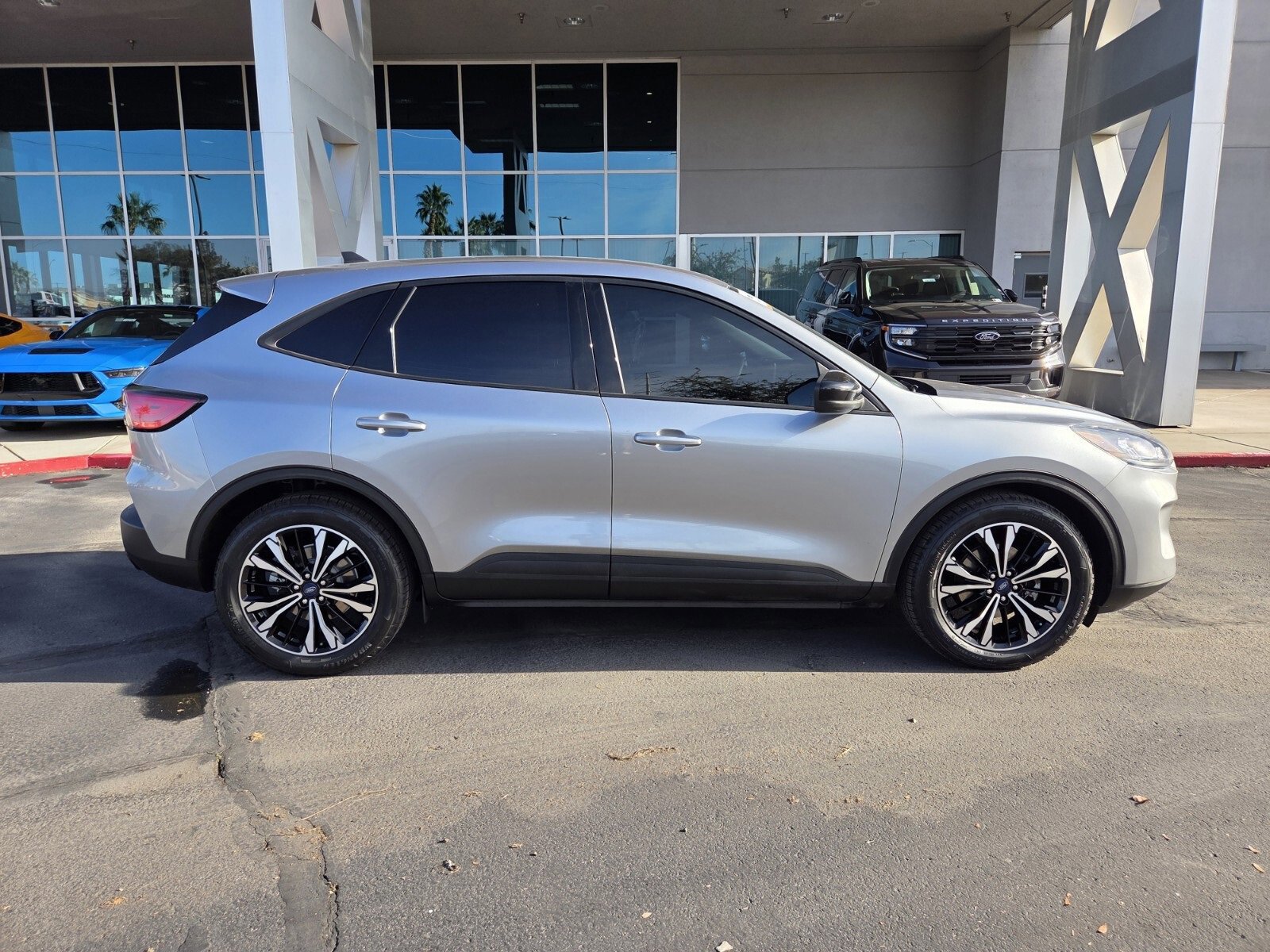 Certified 2021 Ford Escape SE w/ SE Sport Appearance Package image 6