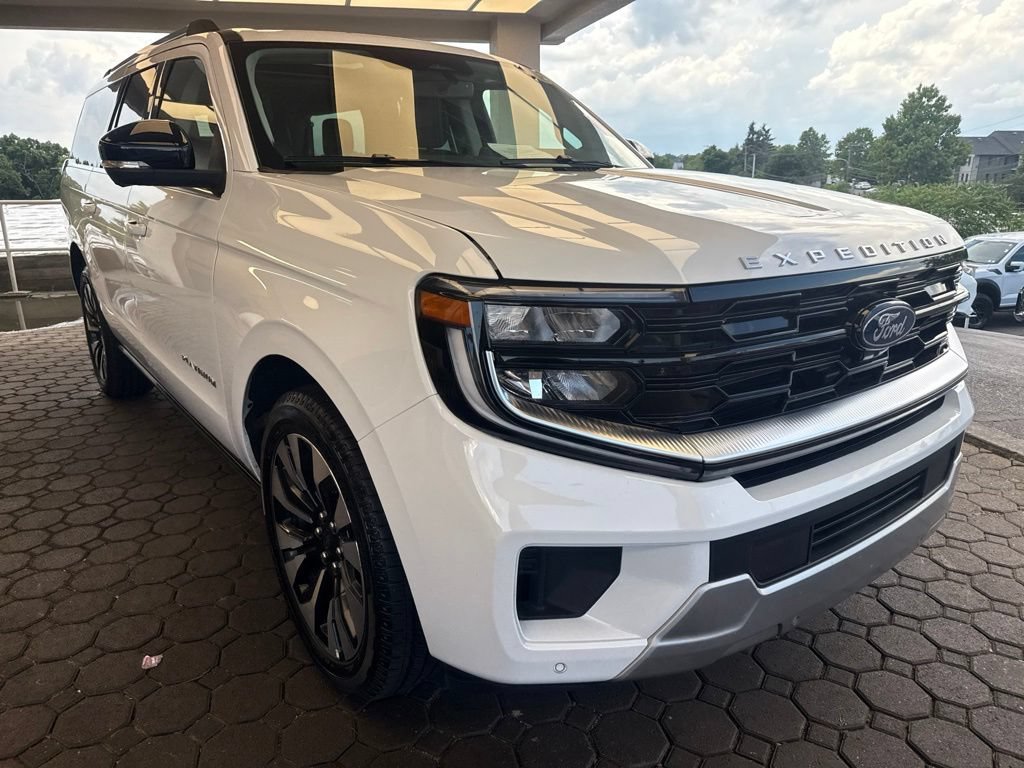 Certified 2026 Ford Expedition Max Platinum w/ Driver's Package AWD/4WD image 4