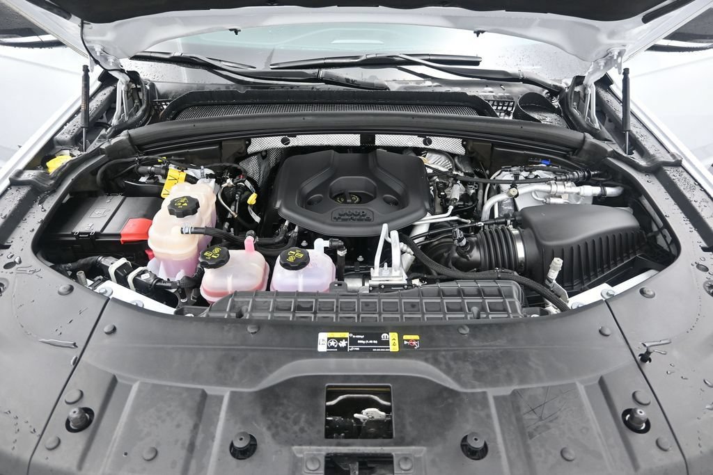 Used 2023 Jeep Grand Cherokee Overland AWD/4WD image 11
