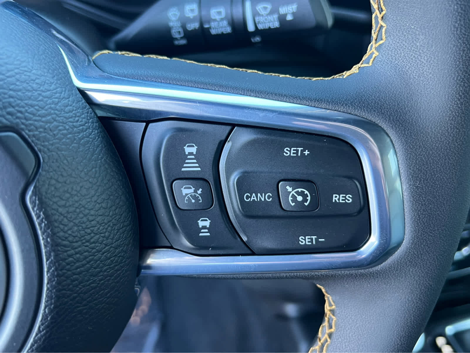 Used 2024 Jeep Wrangler High Altitude image 32