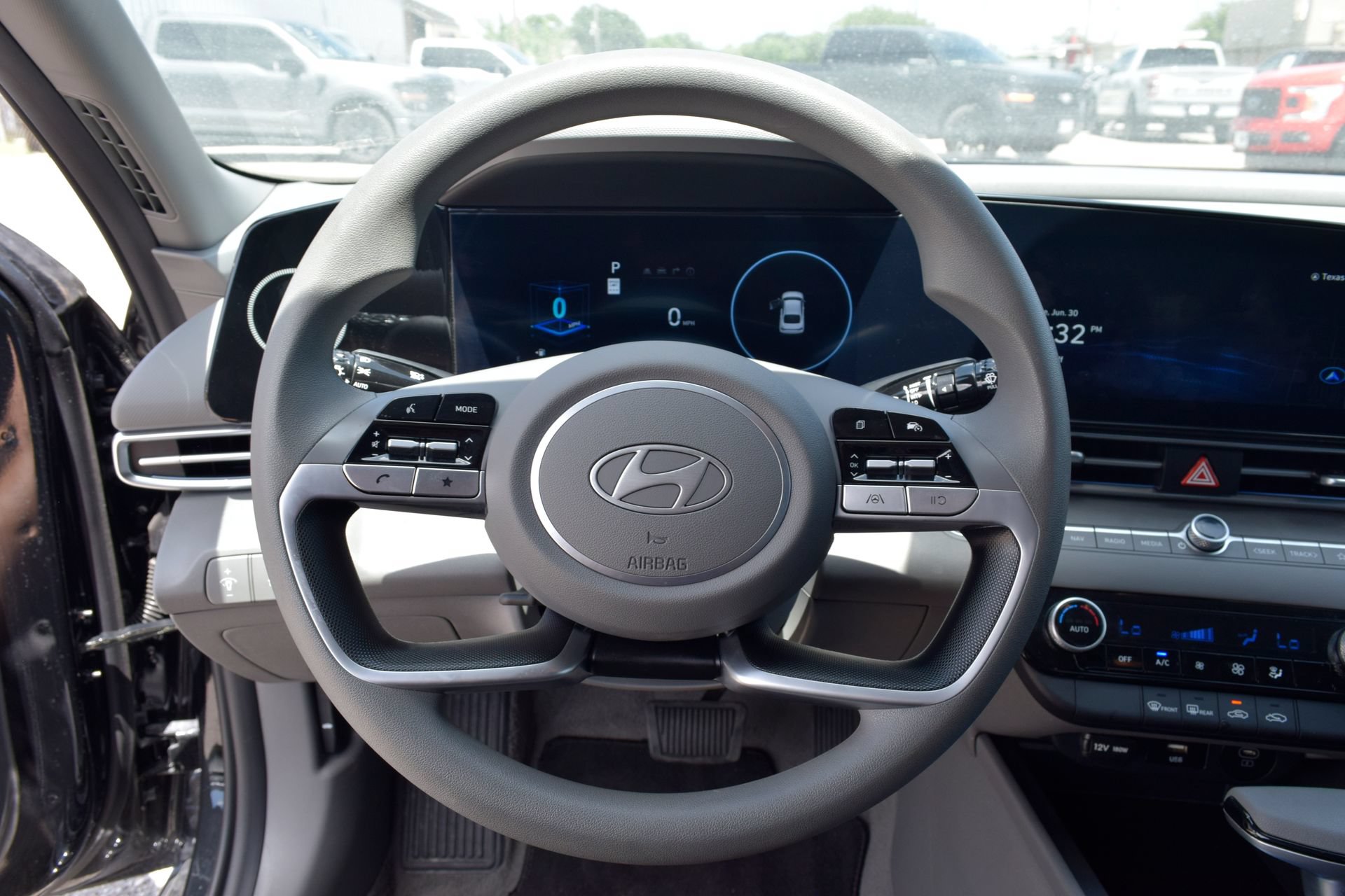 Used 2024 Hyundai Elantra SEL FWD image 6