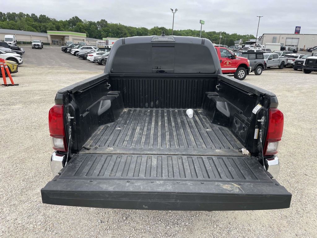 Used 2023 Toyota Tacoma SR5 AWD/4WD image 10