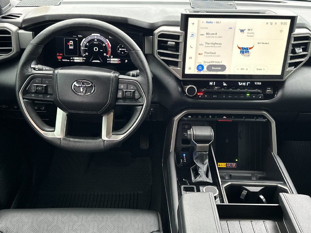Used 2025 Toyota Tundra Limited AWD/4WD image 13