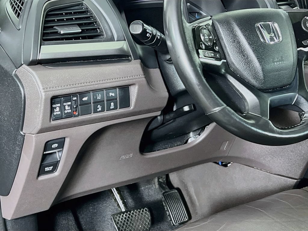 Used 2019 Honda Odyssey Touring image 12