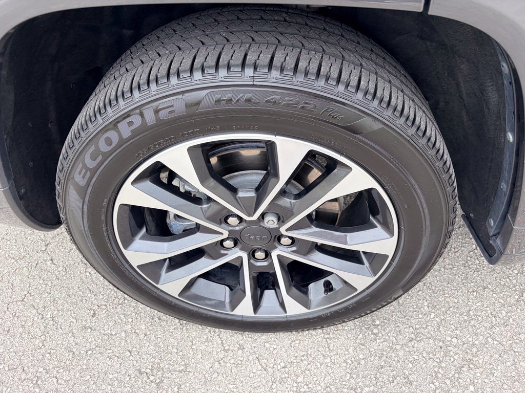 Used 2022 Jeep Grand Cherokee L Overland w/ Advanced Protech Group III AWD/4WD image 34