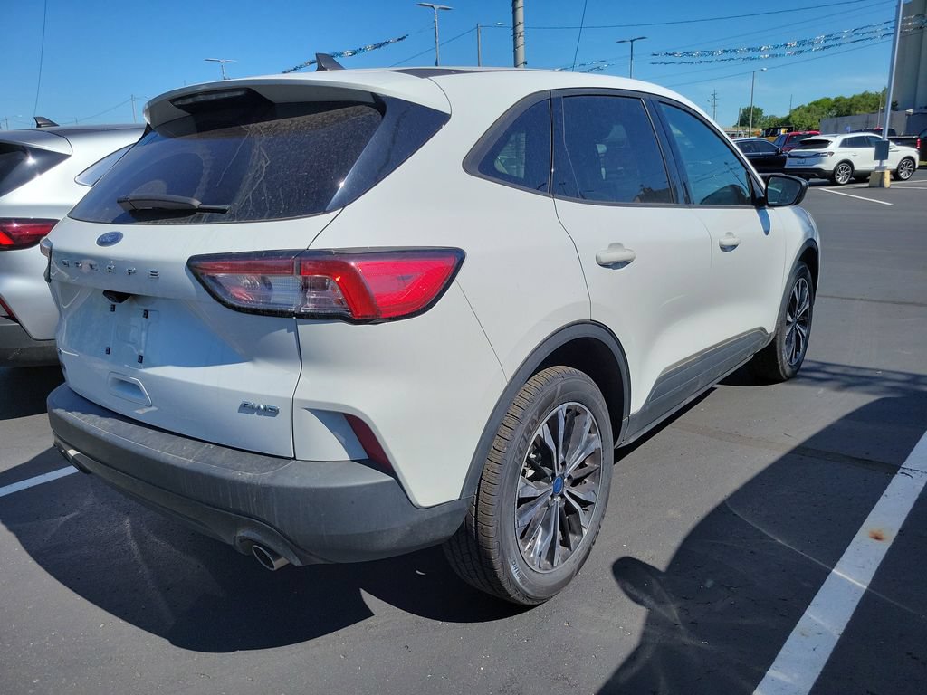Certified 2022 Ford Escape SE w/ SE Sport Appearance Package AWD/4WD image 3