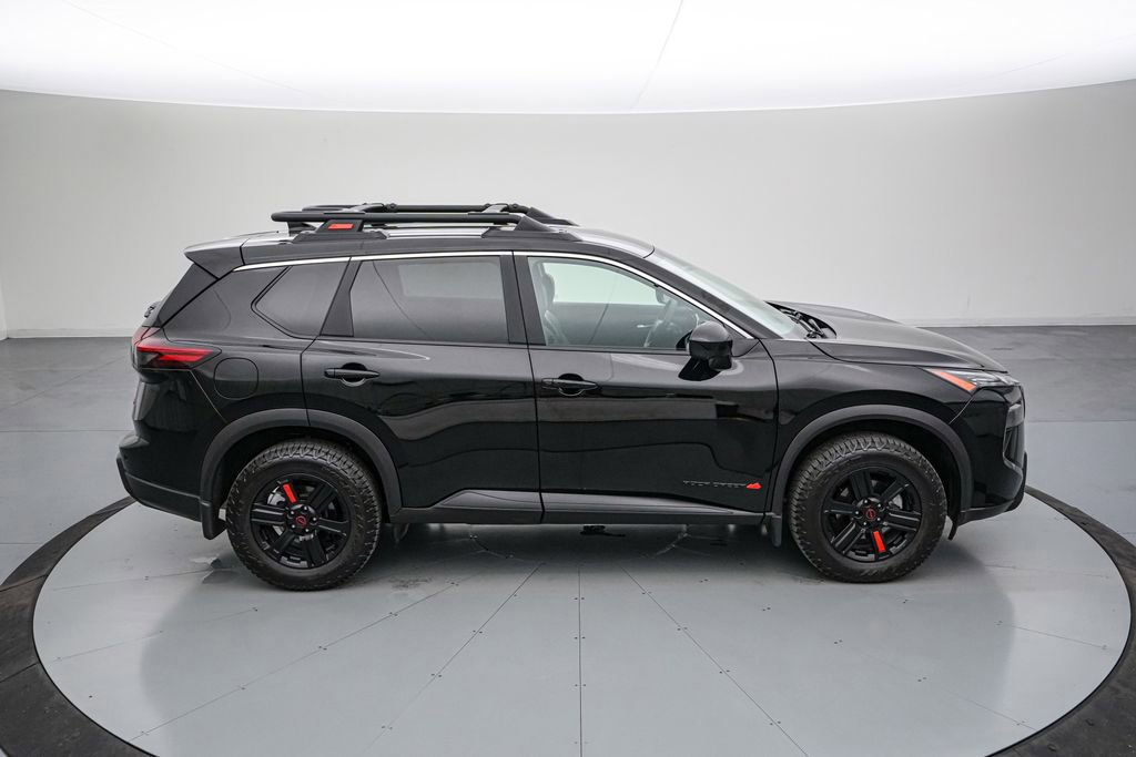 Used 2025 Nissan Rogue SV image 6