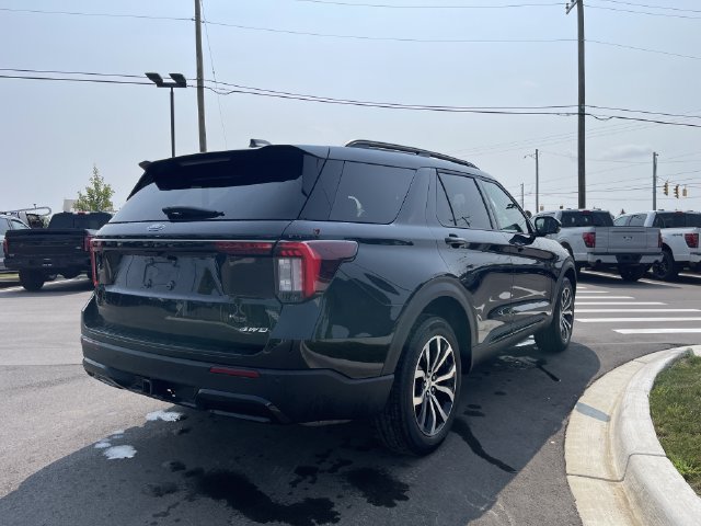 Certified 2026 Ford Explorer ST-Line AWD/4WD image 5