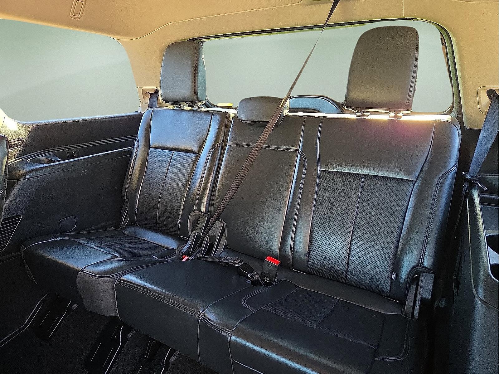 Certified 2024 Ford Expedition XLT image 10