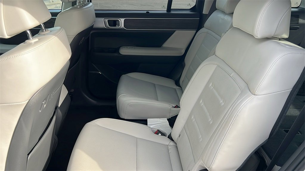 Used 2025 Hyundai Santa Fe Calligraphy image 7