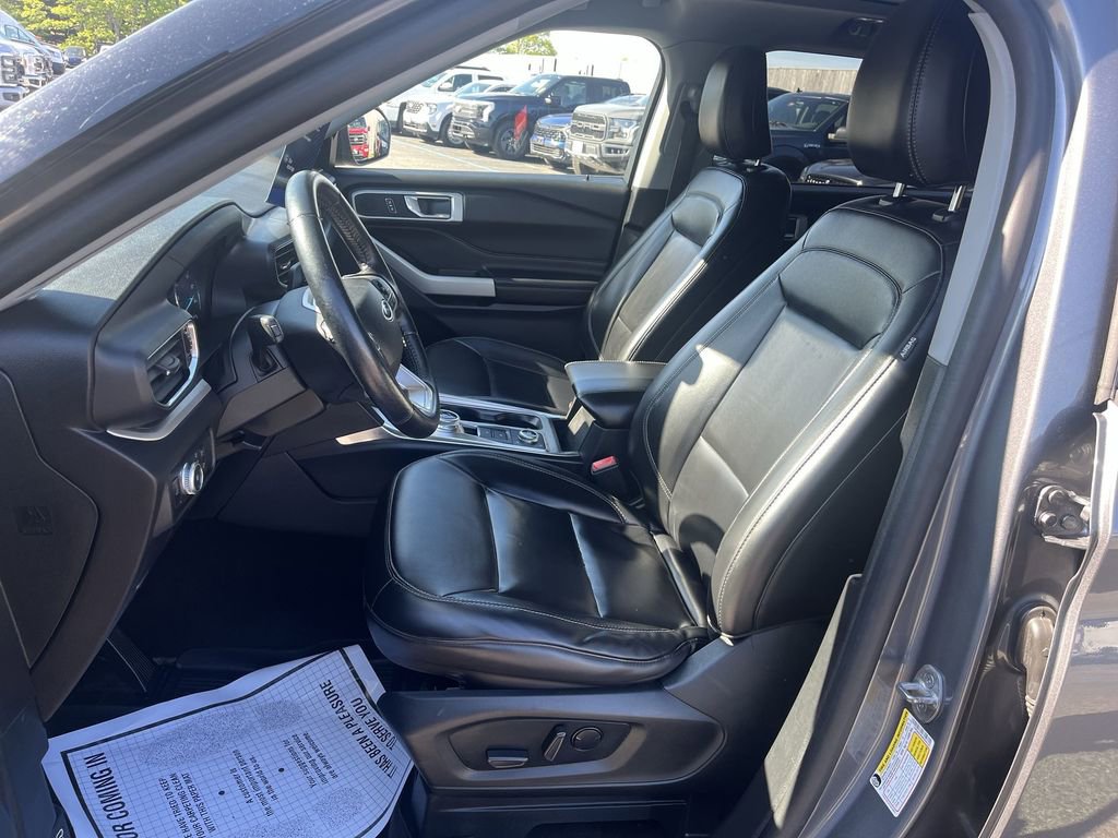Certified 2021 Ford Explorer XLT w/ Equipment Group 202A AWD/4WD image 6