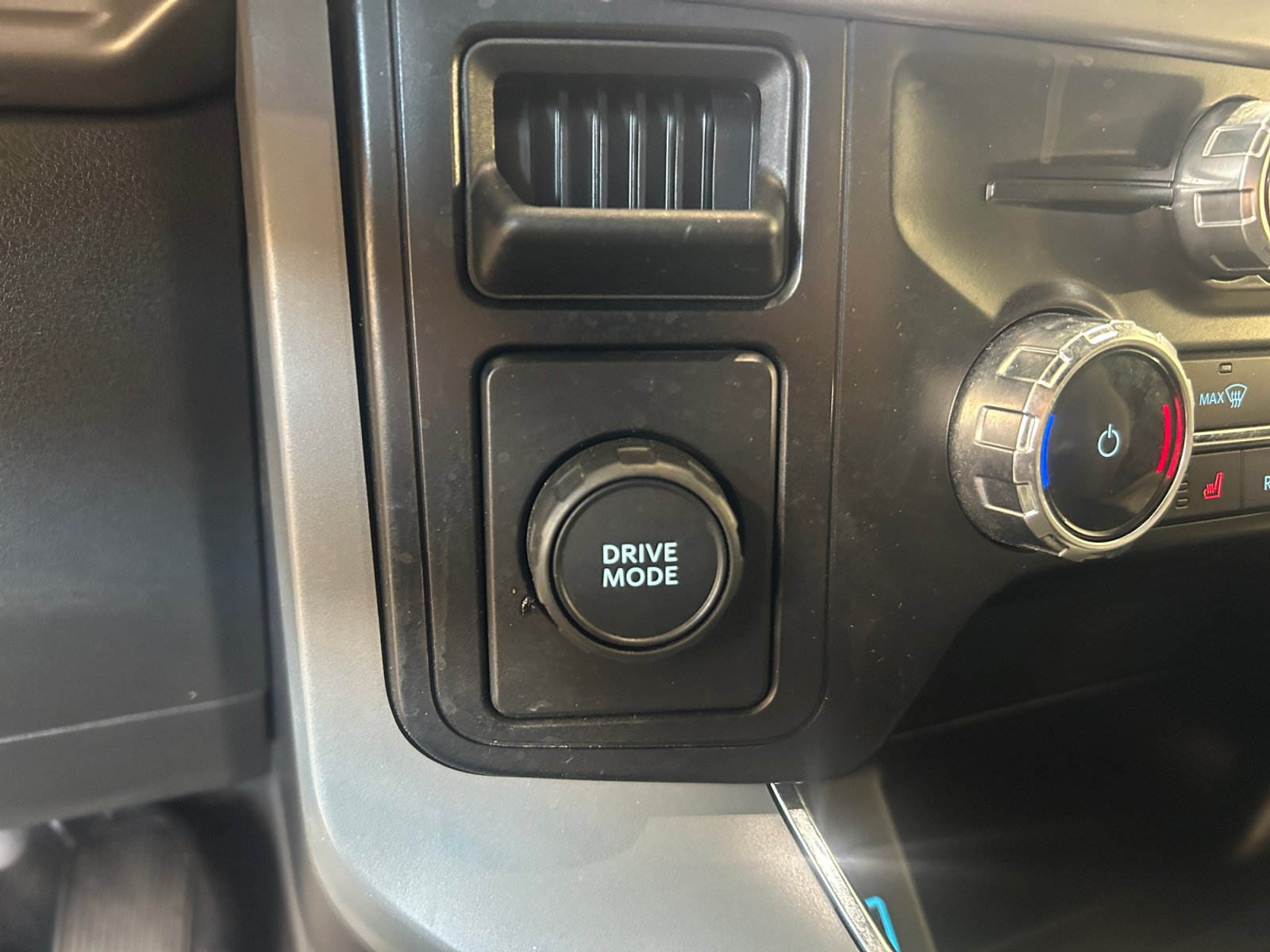 Certified 2024 Ford F150 XLT w/ Equipment Group 302A MID RWD image 17