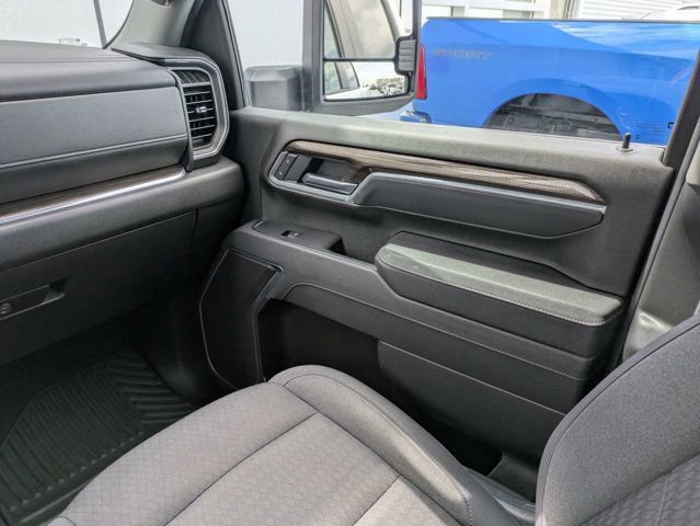 Used 2025 Chevrolet Silverado 2500 LT w/ Convenience Package AWD/4WD image 18