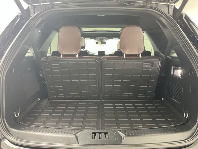 Certified 2023 Ford Explorer Platinum w/ Technology Package AWD/4WD image 34