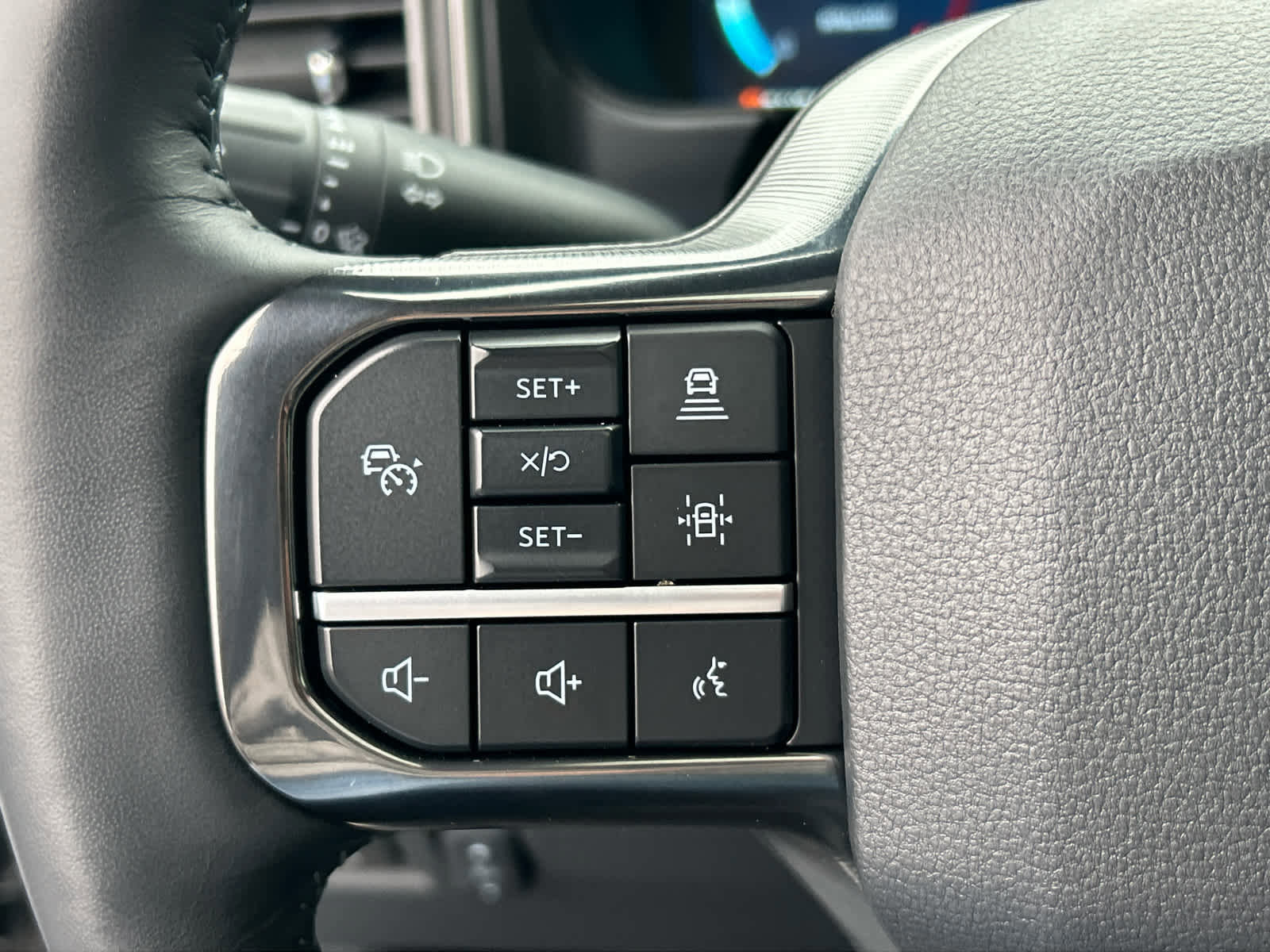 Certified 2025 Ford F350 Platinum image 33