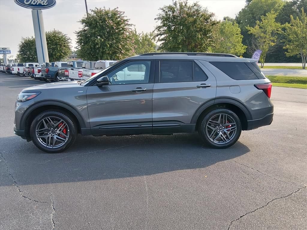 Certified 2025 Ford Explorer ST-Line w/ ST-Line Street Pack AWD/4WD image 7