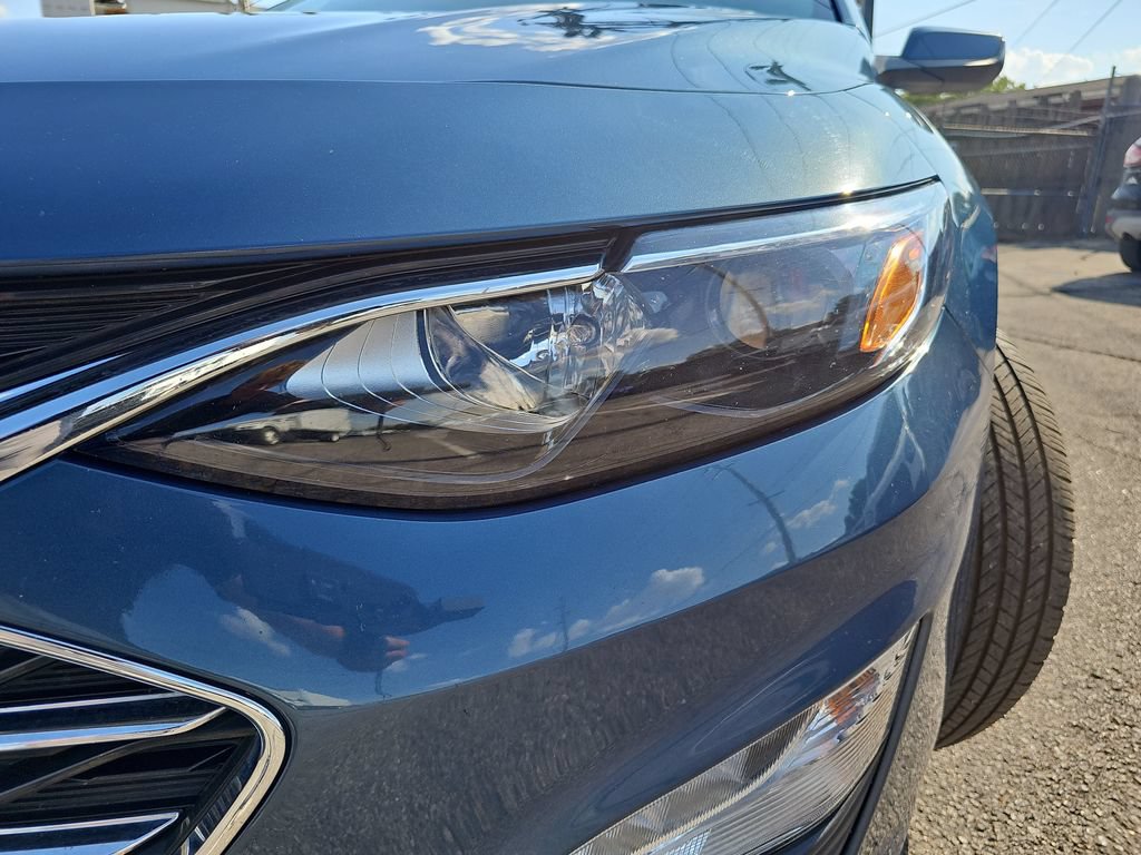 Used 2025 Chevrolet Malibu LT FWD image 30