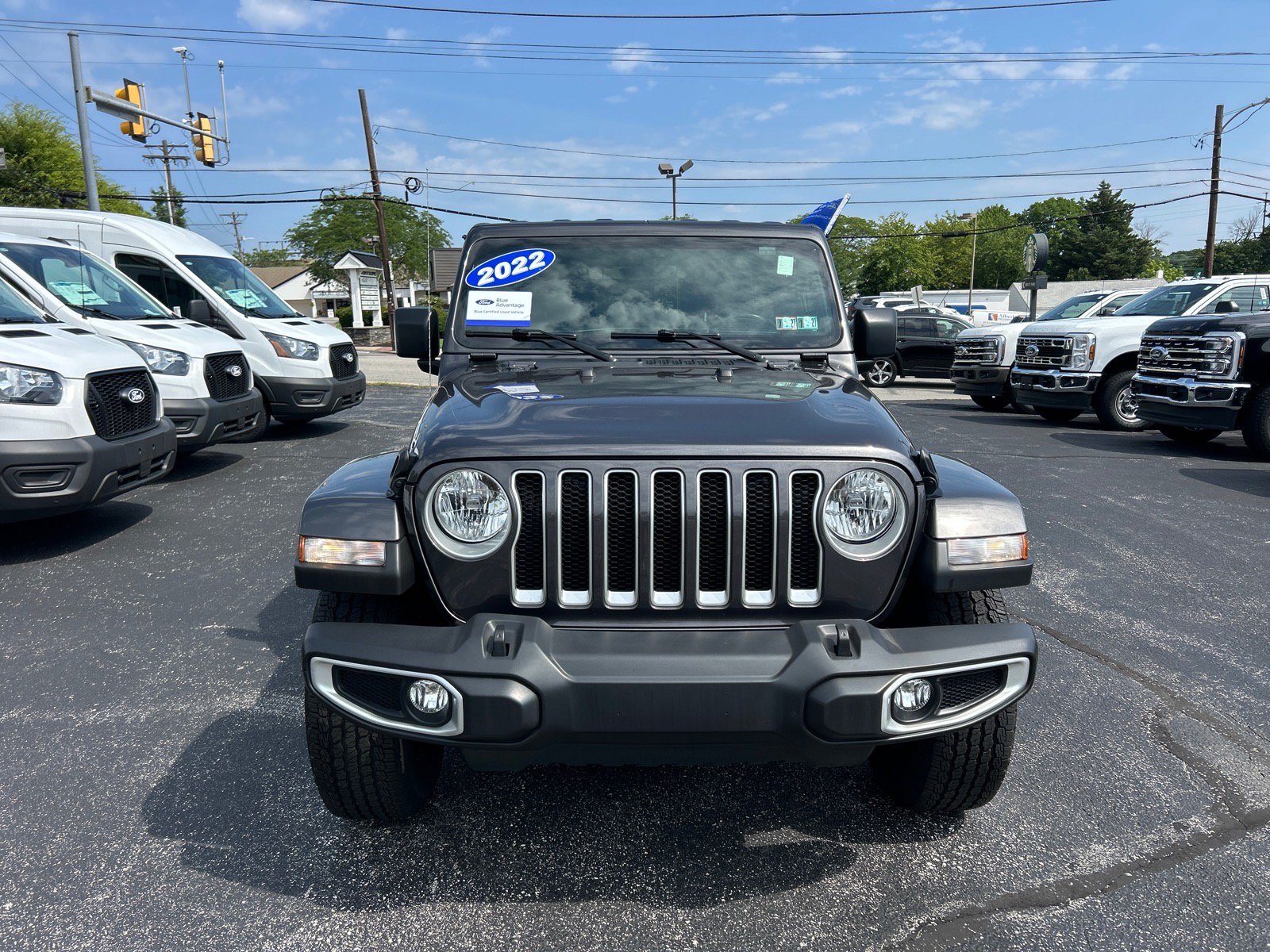 Used 2022 Jeep Wrangler Unlimited Sahara w/ Cold Weather Group AWD/4WD image 2