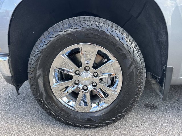 Used 2020 Chevrolet Silverado 1500 LT w/ Texas Edition RWD image 9