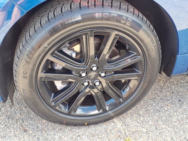 Certified 2024 Ford Edge ST-Line w/ Class II Trailer Tow Package AWD/4WD image 29