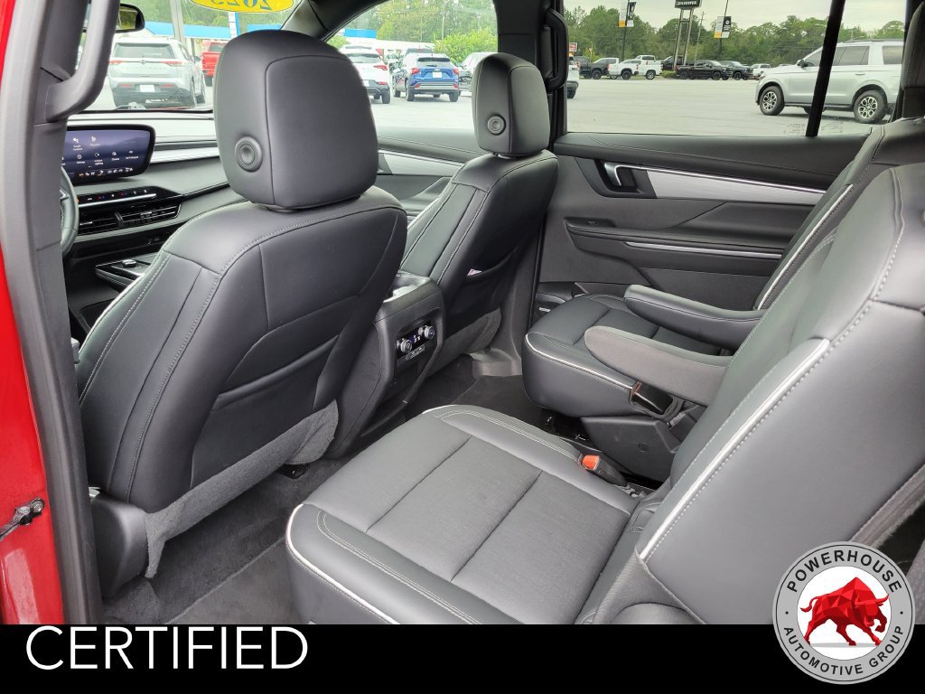 Used 2025 Buick Enclave Preferred AWD/4WD image 16