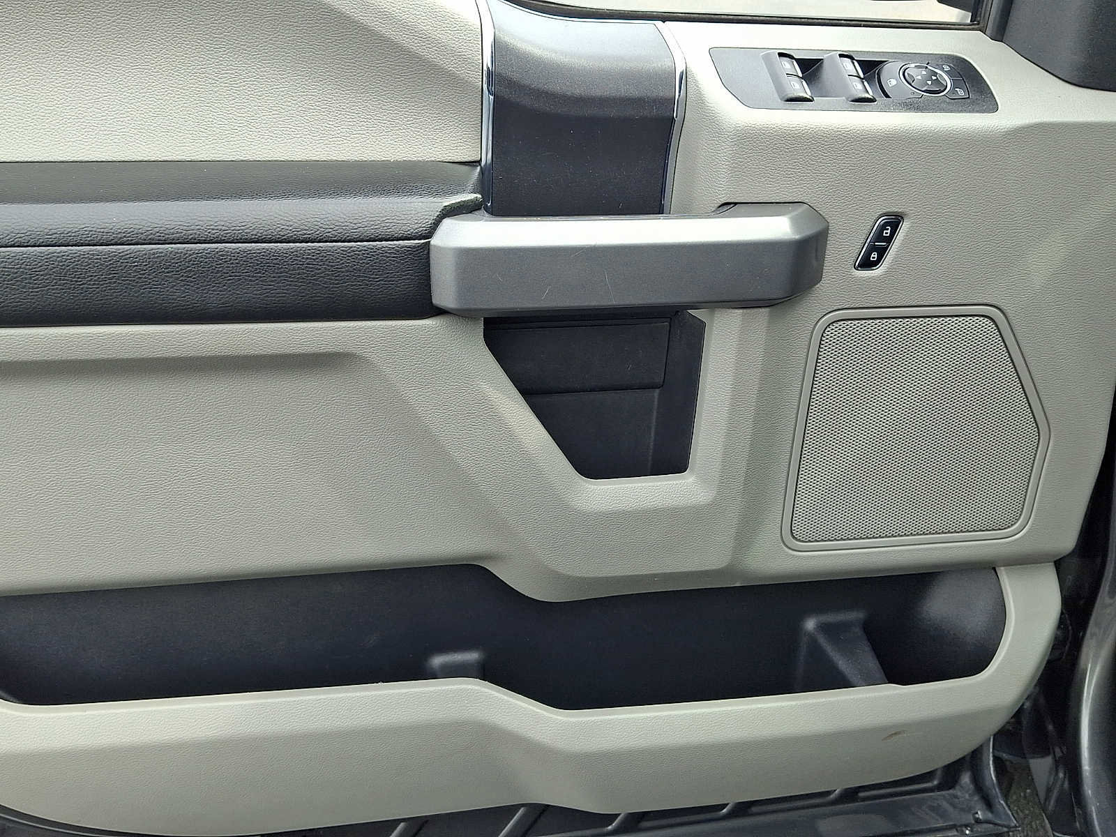 Certified 2017 Ford F150 XLT image 12