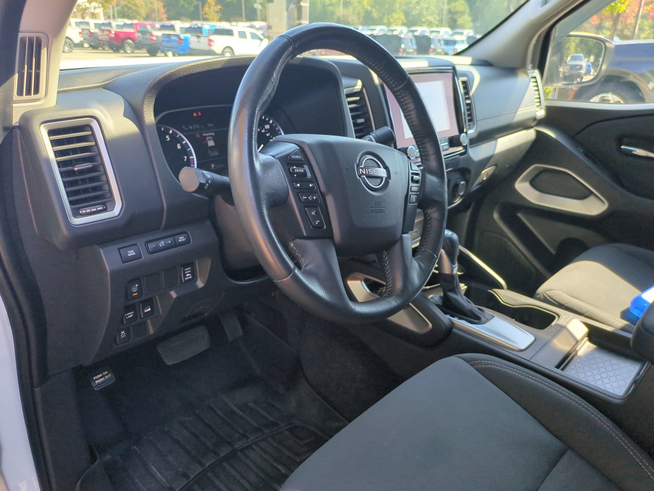 Used 2022 Nissan Frontier SV AWD/4WD image 14