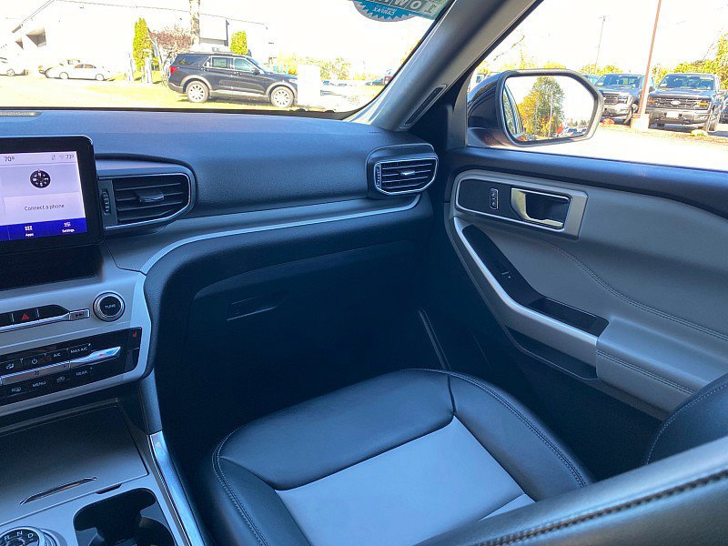 Certified 2022 Ford Explorer XLT w/ Equipment Group 202A image 22