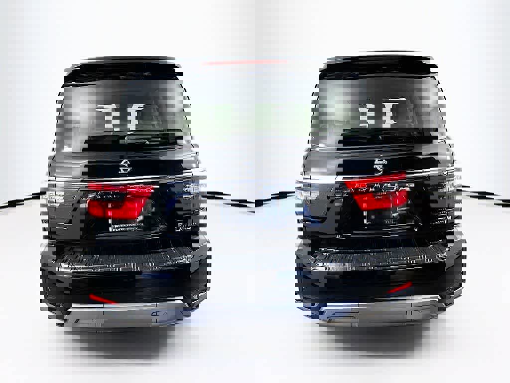 Used 2022 Nissan Armada Platinum image 4