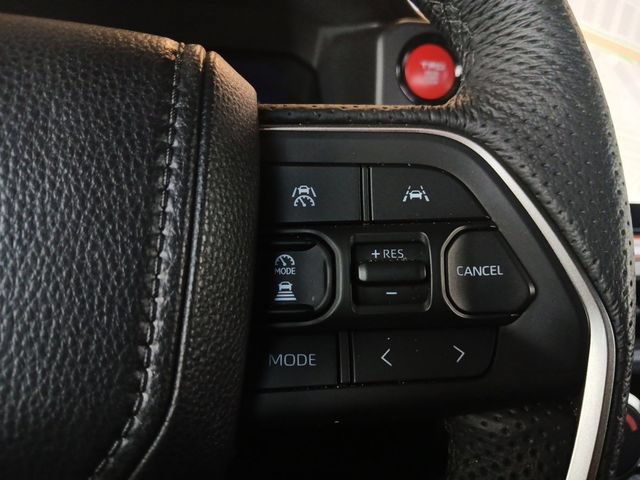 Used 2025 Toyota Tacoma TRD Sport AWD/4WD image 6