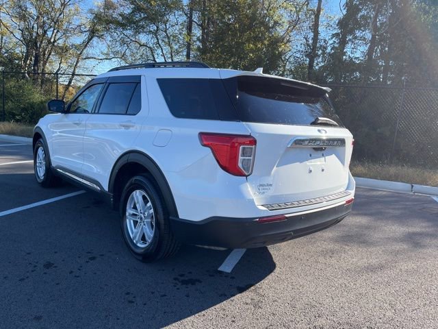 Certified 2023 Ford Explorer XLT image 3