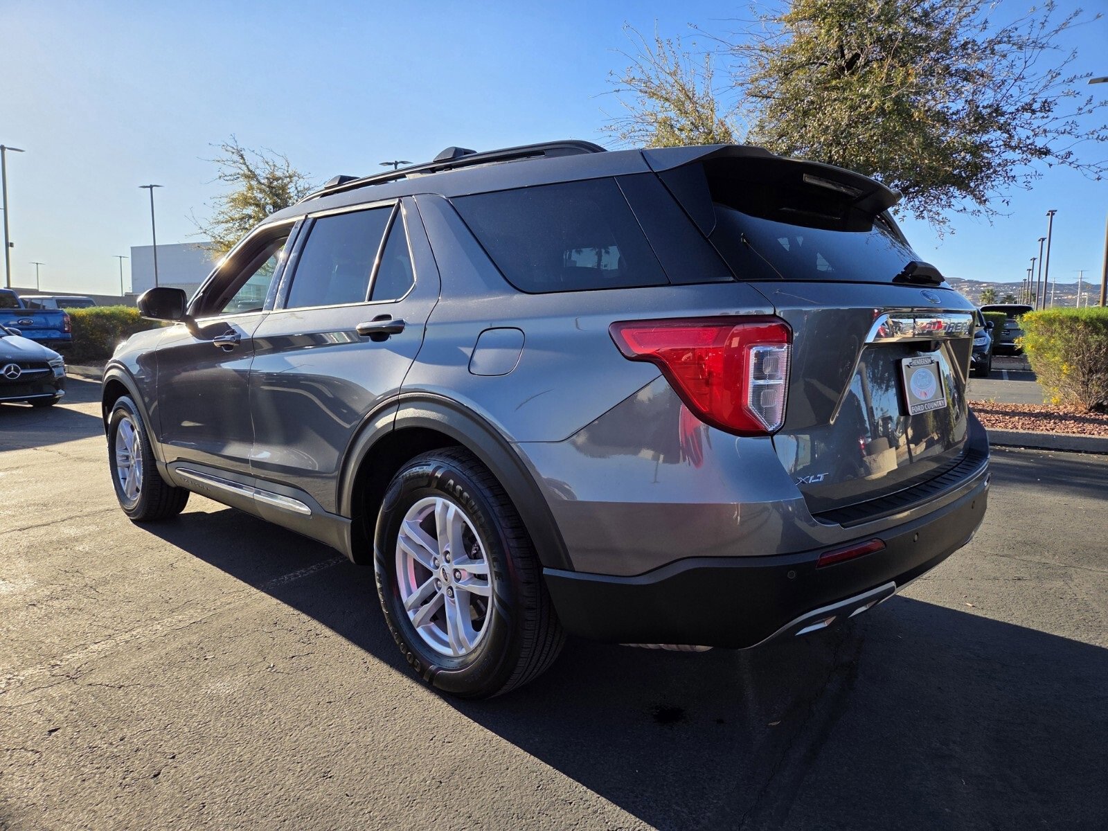 Certified 2022 Ford Explorer XLT w/ Equipment Group 202A image 3