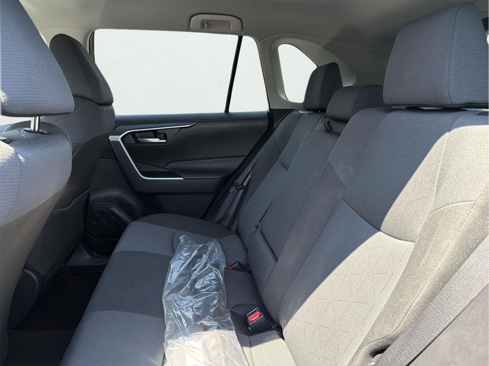 Used 2025 Toyota RAV4 XLE AWD/4WD image 16