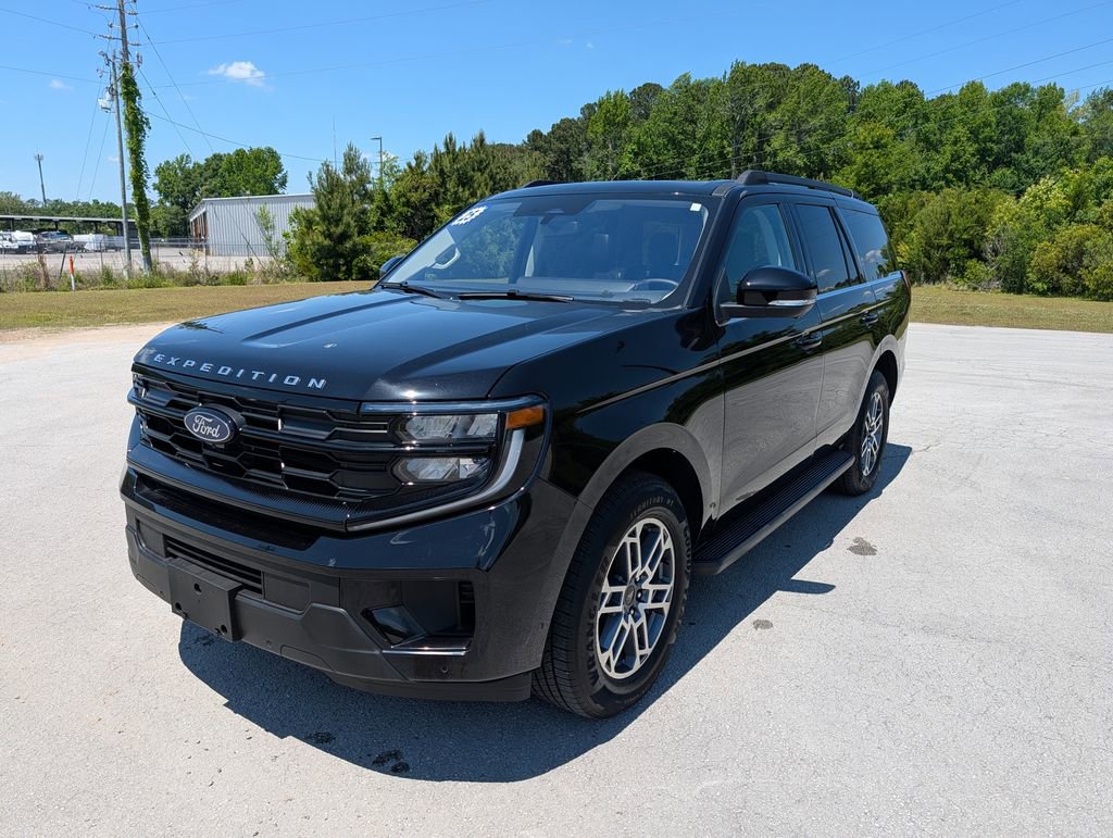 Certified 2025 Ford Expedition Active RWD image 5