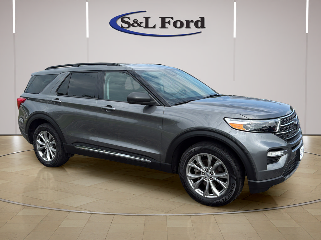 Certified 2023 Ford Explorer XLT w/ Equipment Group 202A AWD/4WD image 11