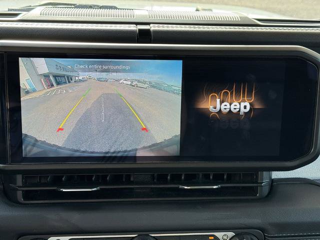 Used 2024 Jeep Wrangler Unlimited Sahara AWD/4WD image 25
