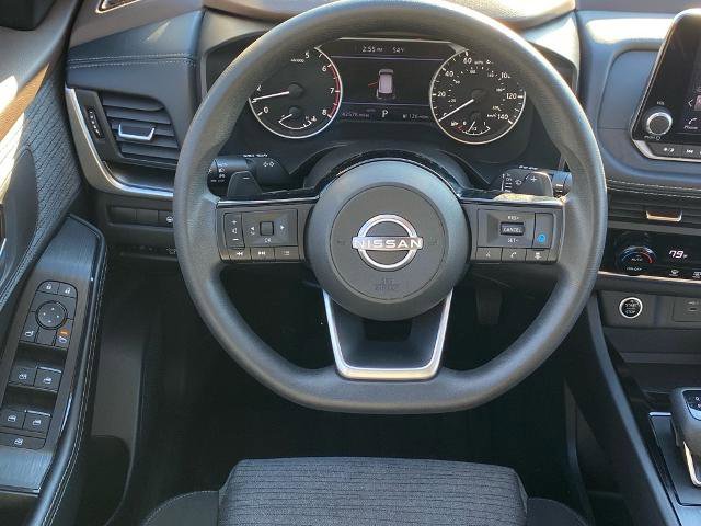 Used 2023 Nissan Rogue SV image 7