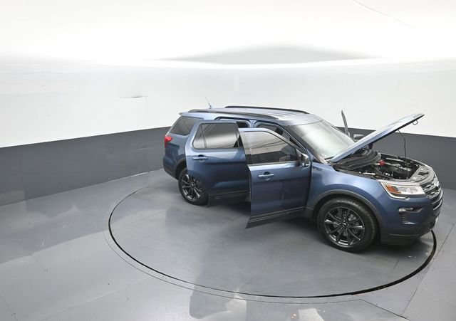 Certified 2019 Ford Explorer XLT w/ Equipment Group 202A AWD/4WD image 40